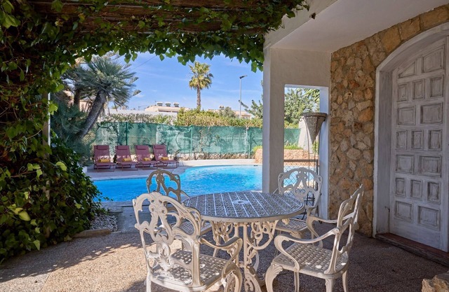 -villa Playa den Bossa 8 Br-just 600 Meters From the Beach With Private Pool !