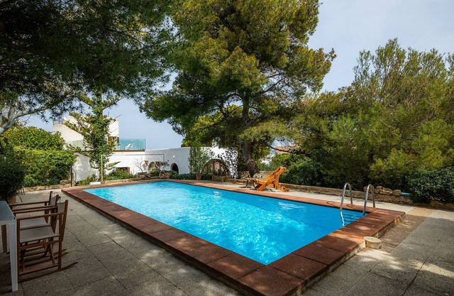 Villa 'Sa Torre Blanca' with Sea View, Wi-Fi and Air Conditioning