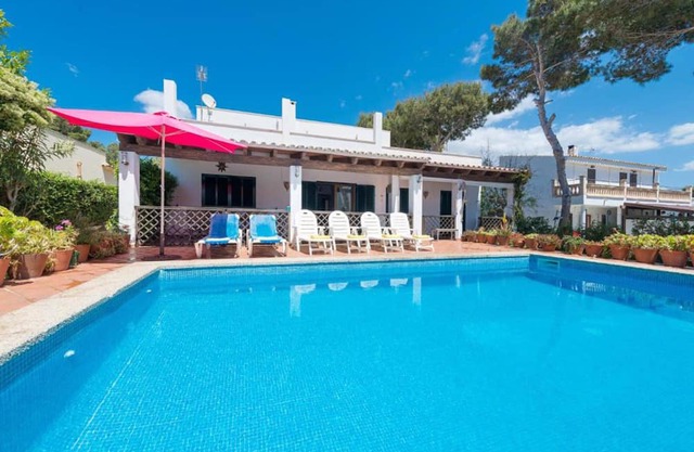 Villa Ewa, modern holiday house with pool, BBQ and partial sea views in Cala Pi