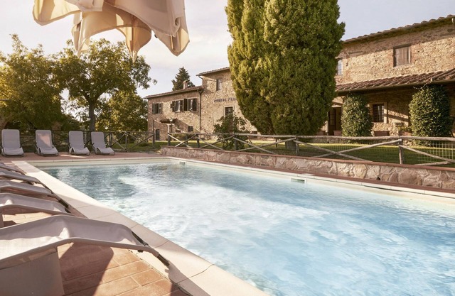 Villa Frantoio with 7 double rooms plus 1 apartment with the 8th double room.