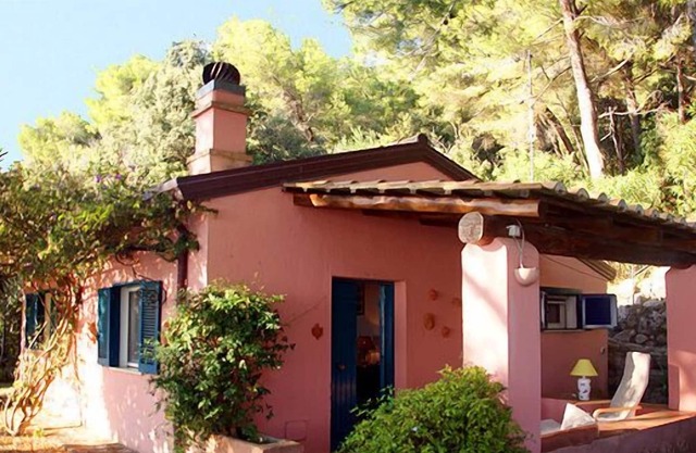 Villa Fabia - Gem with marvelous ocean views and private bathing area