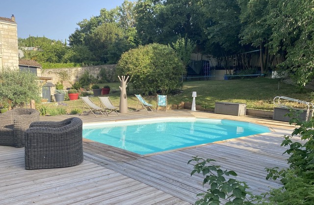 Villa facing the river in the center of Niort for up to 8 travelers