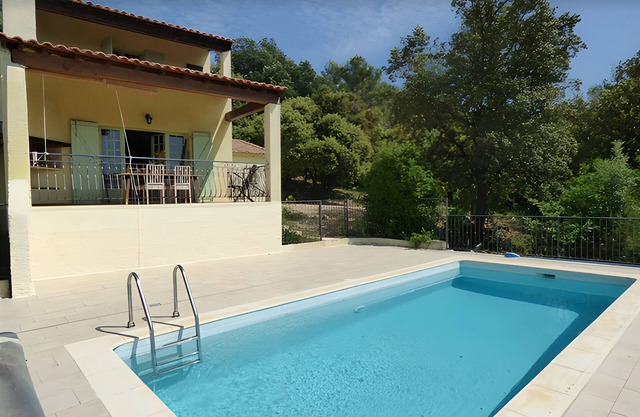 Villa Familiale Dans la Montagne Avec Piscine