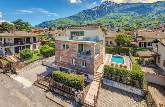 VILLA FAMILY COLICO WITH POOL