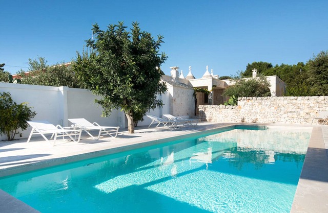 Villa 'Fascino Dei Trulli' with Private Pool, Wi-Fi and Air Conditioning