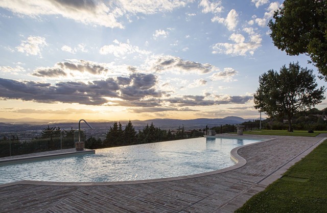 Villa Fé with swimming pool in Assisi