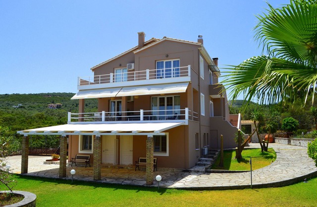 Villa Filis -A magnificent Villa overlooking Lefkada!