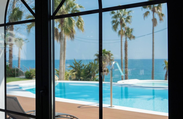 VILLA FIRST LINE OF SEA, with Private Garden of 8000m². Beach access at 3 min.