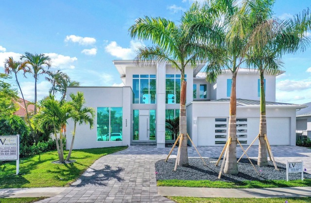 Villa Flash - Three Bedroom Villa, Sleeps 10
