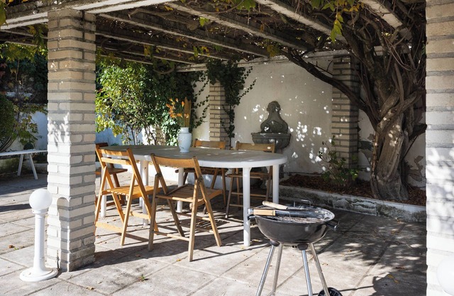 Villa for 8 people in the northwest of Madrid, 20 minutes from downtown，.