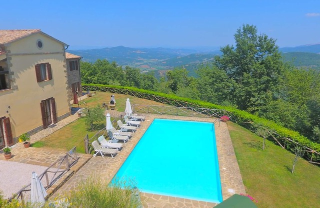 Villa Forconi: Completely private luxury villa with pool and free wifi.