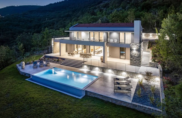 Villa Frantoglio With a Mesmerizing View Over Motovuns Forest