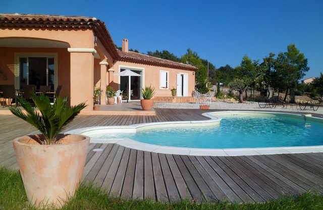 Villa fully air-conditioned, panoramic view. between sea, lake and Verdon