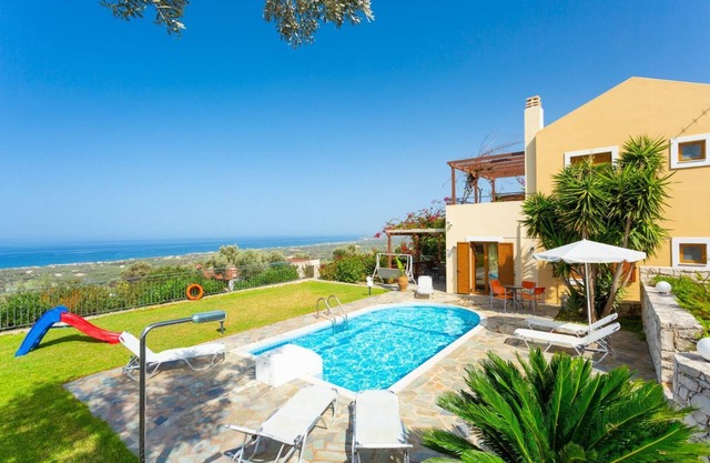 Villa Garifallia - Three Bedroom Villa, Sleeps 6