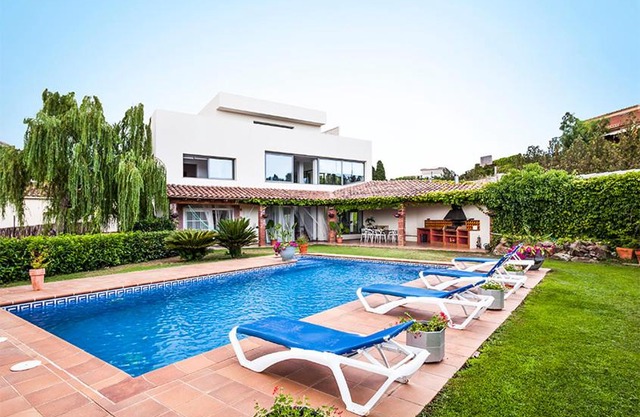 Villa Garriguella