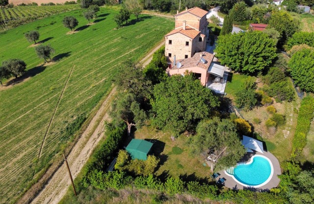 Villa Gelso: your luxury villa with pool and sauna in Le Marche region