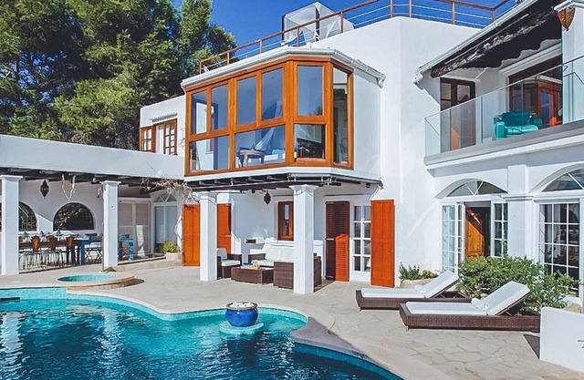 Villa Georgia - Six Bedroom Villa, Sleeps 12