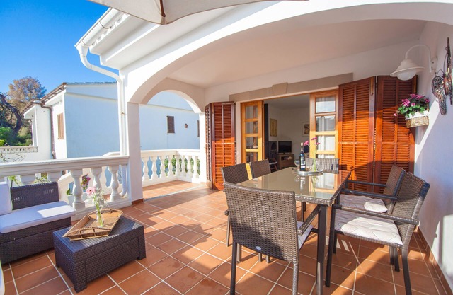 VILLA GERMANOR - Chalet with private garden and free Wifi in Son Serra De Marina