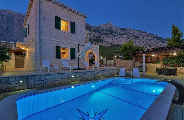 Villa Goran with pool