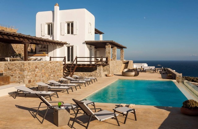 Villa Louros - Eight Bedroom Villa, Sleeps 16