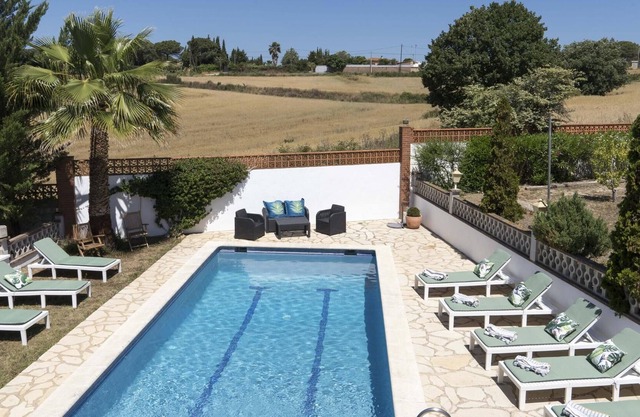 VILLA GRACIA LUX 2, IN NATURE AND CLOSE TO SEA, POOL AND TENNIS.