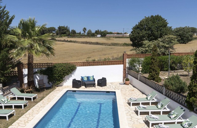 VILLA GRACIA LUX 2, IN NATURE AND CLOSE TO SEA, POOL AND TENNIS.