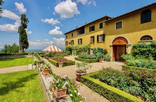 VILLA GRAND MEDICI - Eight Bedroom Villa, Sleeps 16