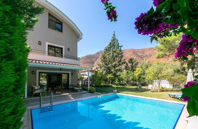 Villa Grass 2 Daily Weekly Rentals