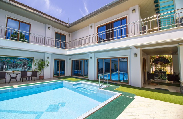 Villa Heaven Sent is your own private paradise on the tropical coast of Krabi.