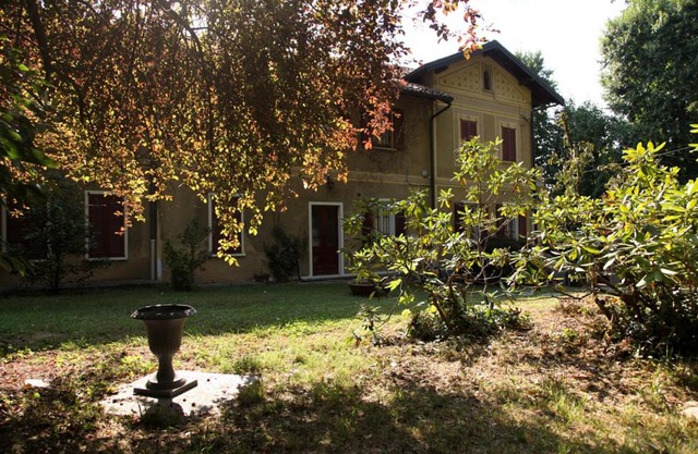 Villa Helios Holiday Home - Centre, Lake, 10' car - Free parking Self check-in Airco