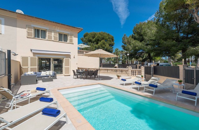 Villa Hilary with private pool near Muro beach