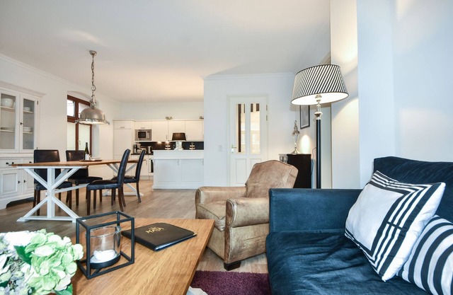 Villa Hintze 02 - modern furnishings in the prestigious Villa Hintze