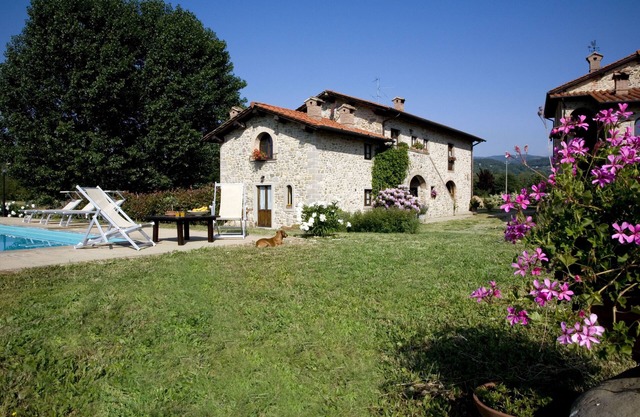 VILLA HOMES ARNO pool private use.