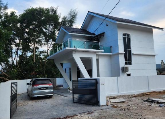 Villa homestay ADIANA with Pool Pantai Pandak Chendering Kuala Terengganu
