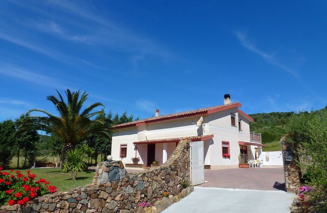 Villa house with garden for 4 people