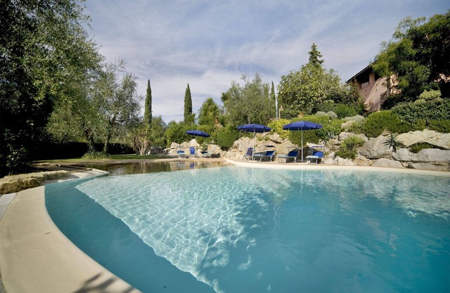 Villa in Montopoli In Val D'arno with 5 bedrooms sleeps 9