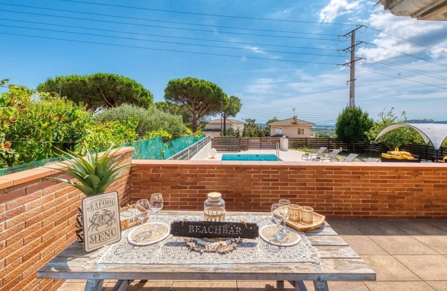 Villa 'Ibiza' with Private Pool, Private Terrace and Wi-Fi