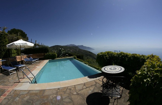 villa il carrubo, amazing view on the Amalfi Coast