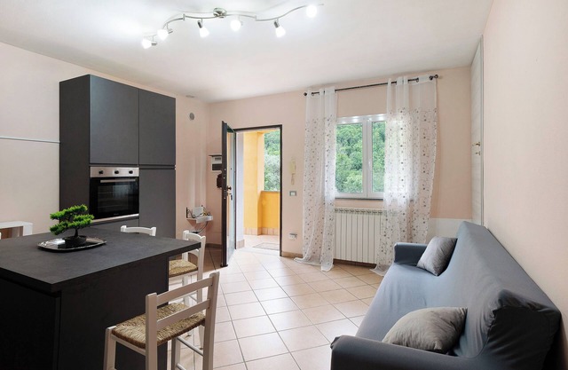 Villa 'Il Frutteto 49' with Private Terrace and Wi-Fi
