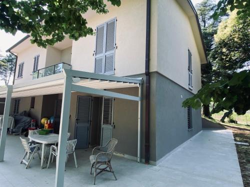 Villa immersa nei campi