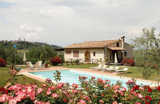 Villa in a panoramic position in San Gimignano