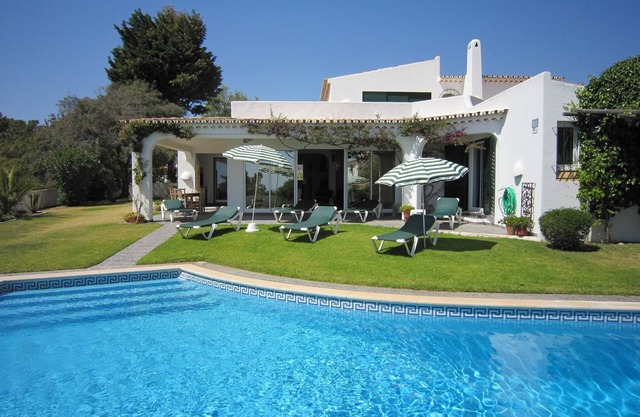 Villa in Albufeira with Pool & Ocean Views