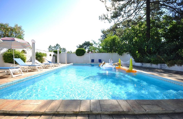 Villa in Almancil with Pool and Golf Green