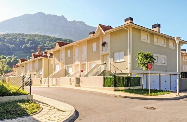 Villa in Arredondo. Arredondo between rivers and mountains, 20 minutes from the beaches.