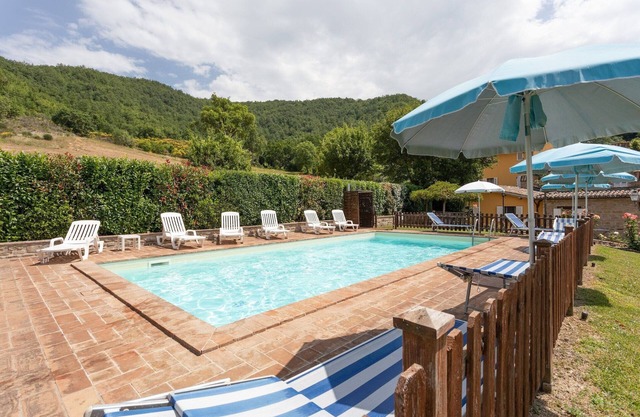 Villa in Assisi with Private Pool and Garden