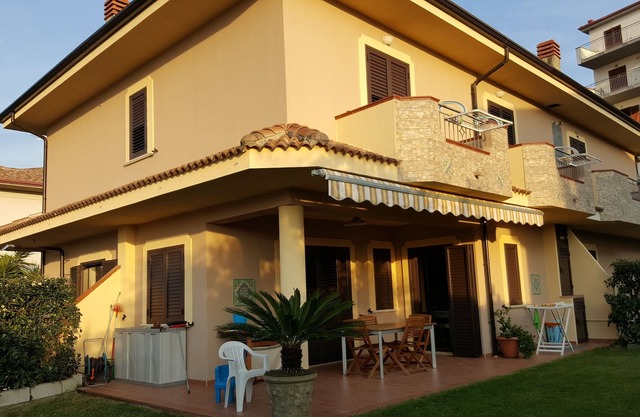VILLA IN BELVEDERE MARITTIMO ABOUT 200 METERS FROM THE SEA