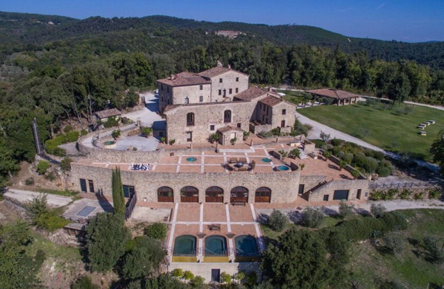 Villa in Castello Di Tocchi with 14 bedrooms sleeps 28