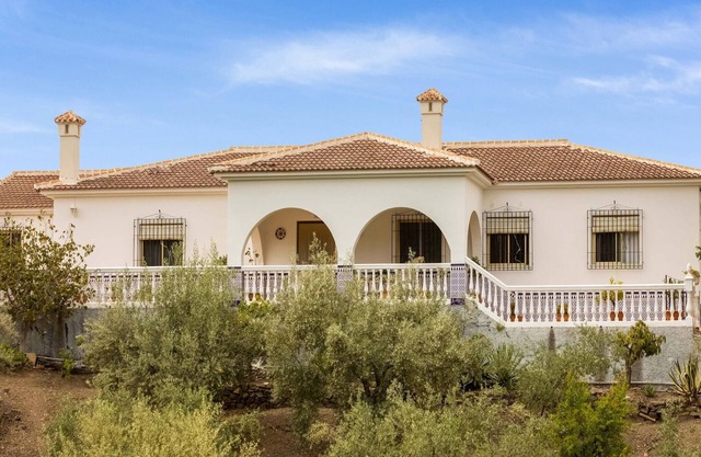 Villa in Canillas with Private Pool and Views