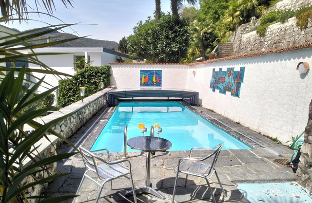 Villa in Caslano Ticino Private house with pool, 150 m from Lake Lugano.
