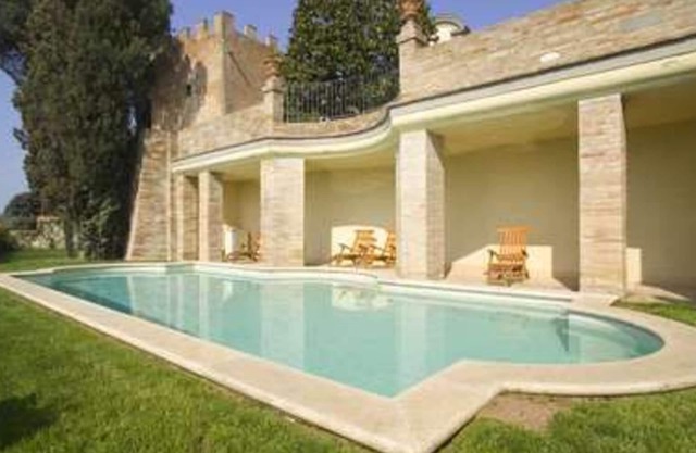 Villa in Castelfiorentino with 6 bedrooms sleeps 12
